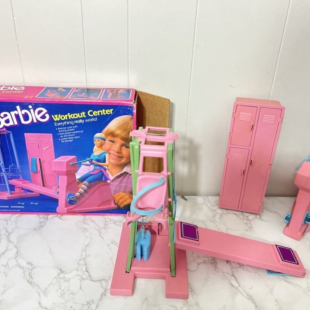 VINTAGE 1984 BARBIE WORKOUT CENTER GYM WITH BOX ,INCOMPLETE